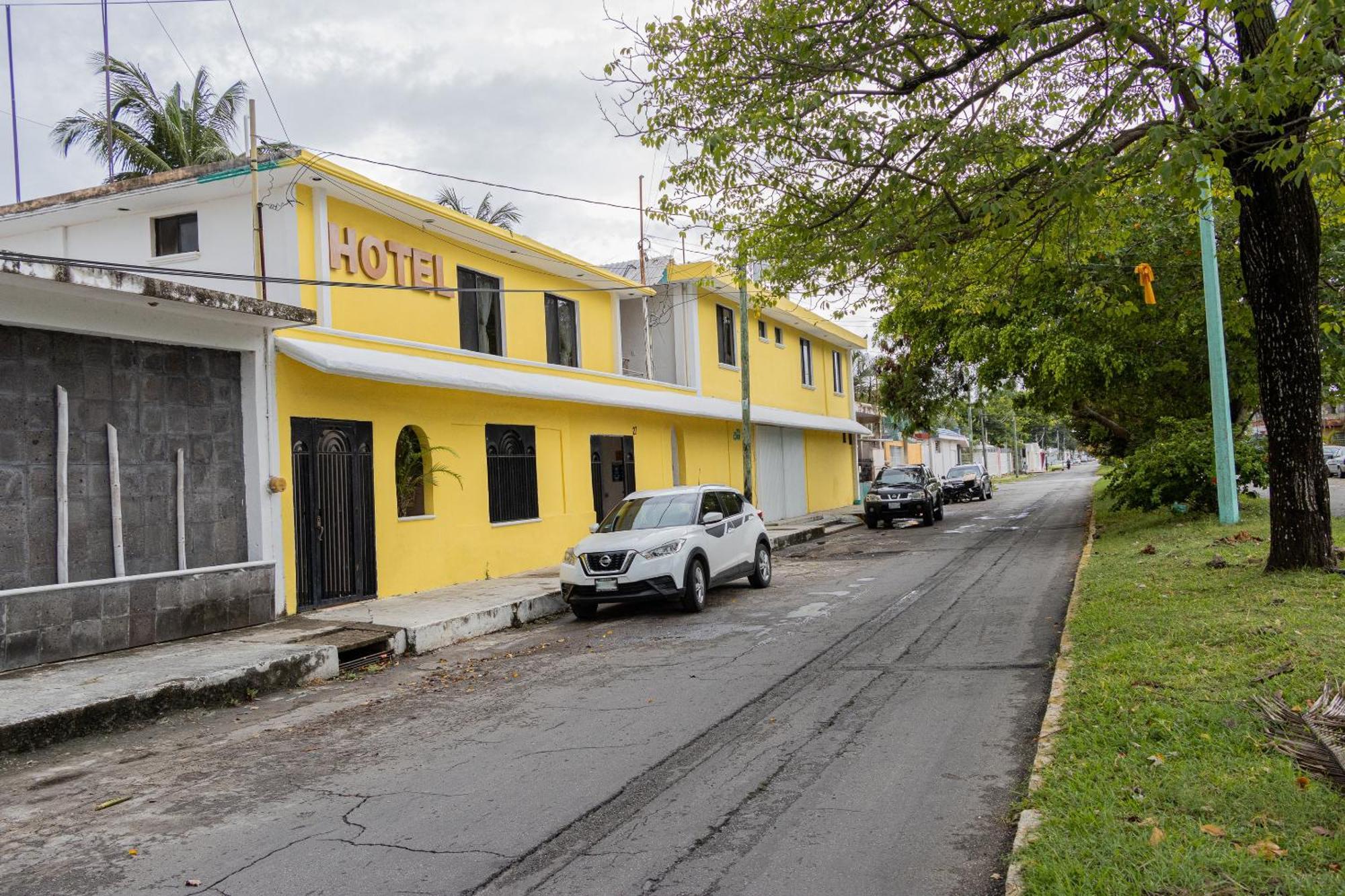 Oyo Hotel Marias,Aeropuerto Internacional De Chetumal Bagian luar foto