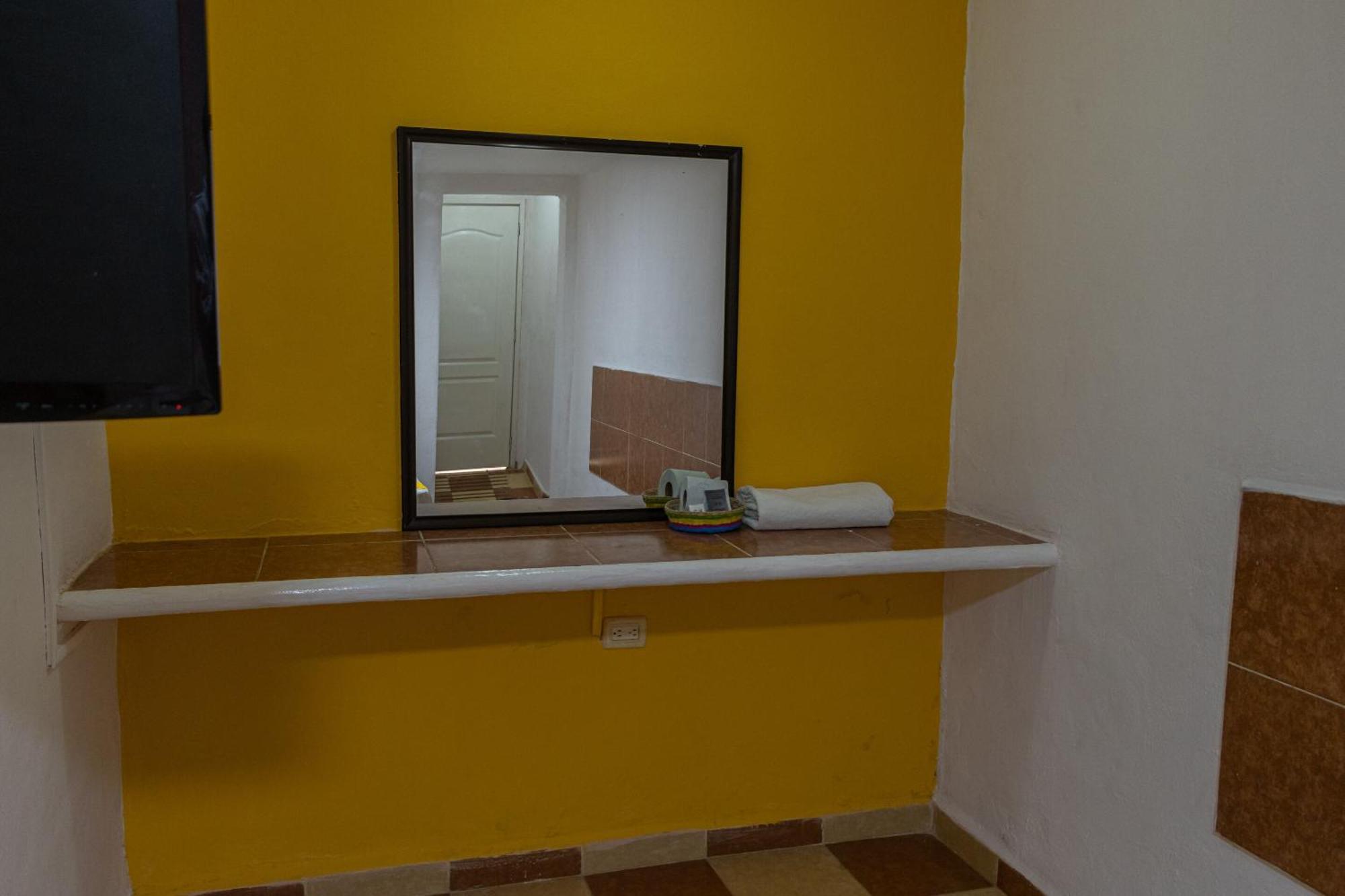 Oyo Hotel Marias,Aeropuerto Internacional De Chetumal Bagian luar foto