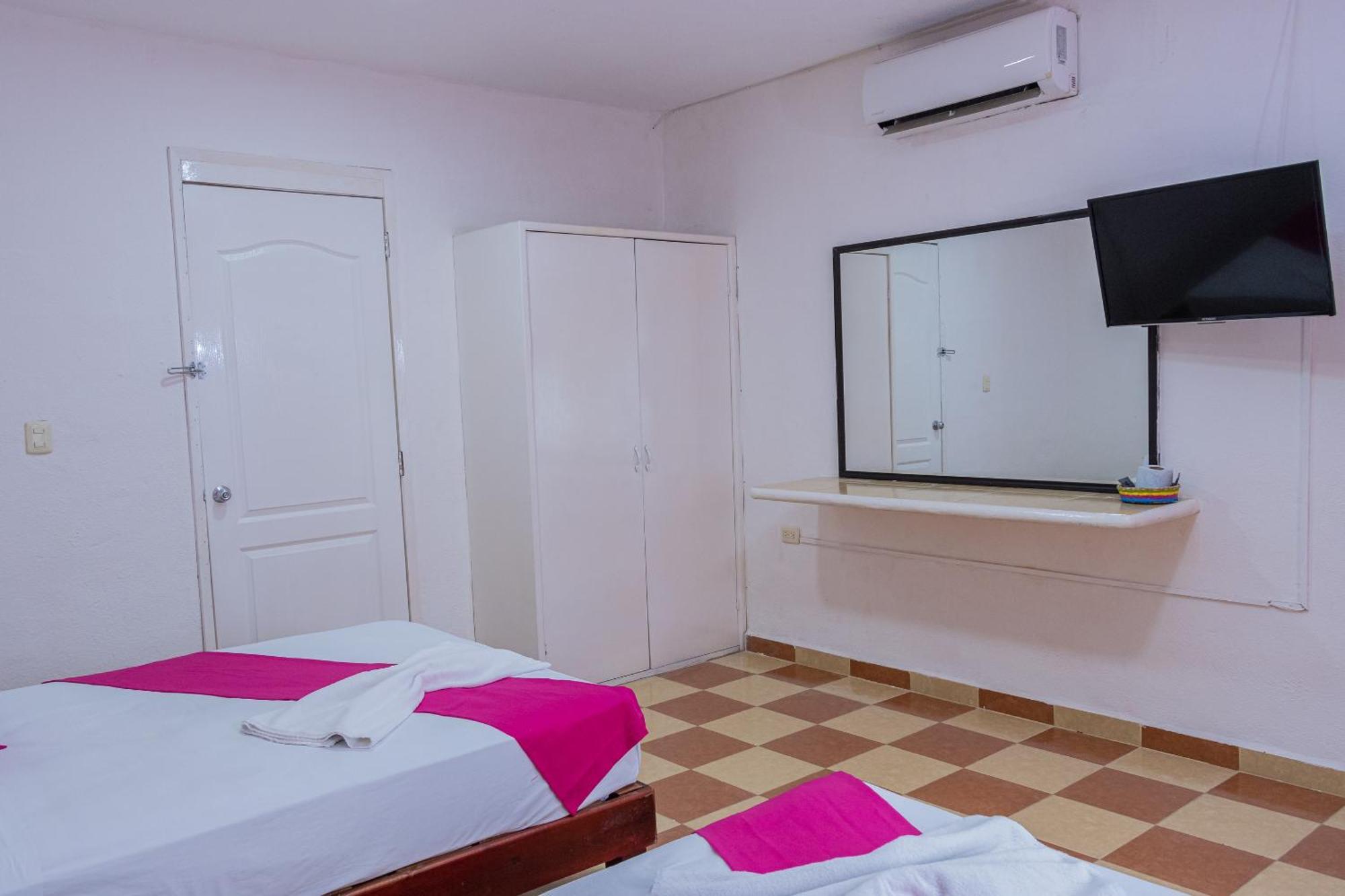 Oyo Hotel Marias,Aeropuerto Internacional De Chetumal Bagian luar foto