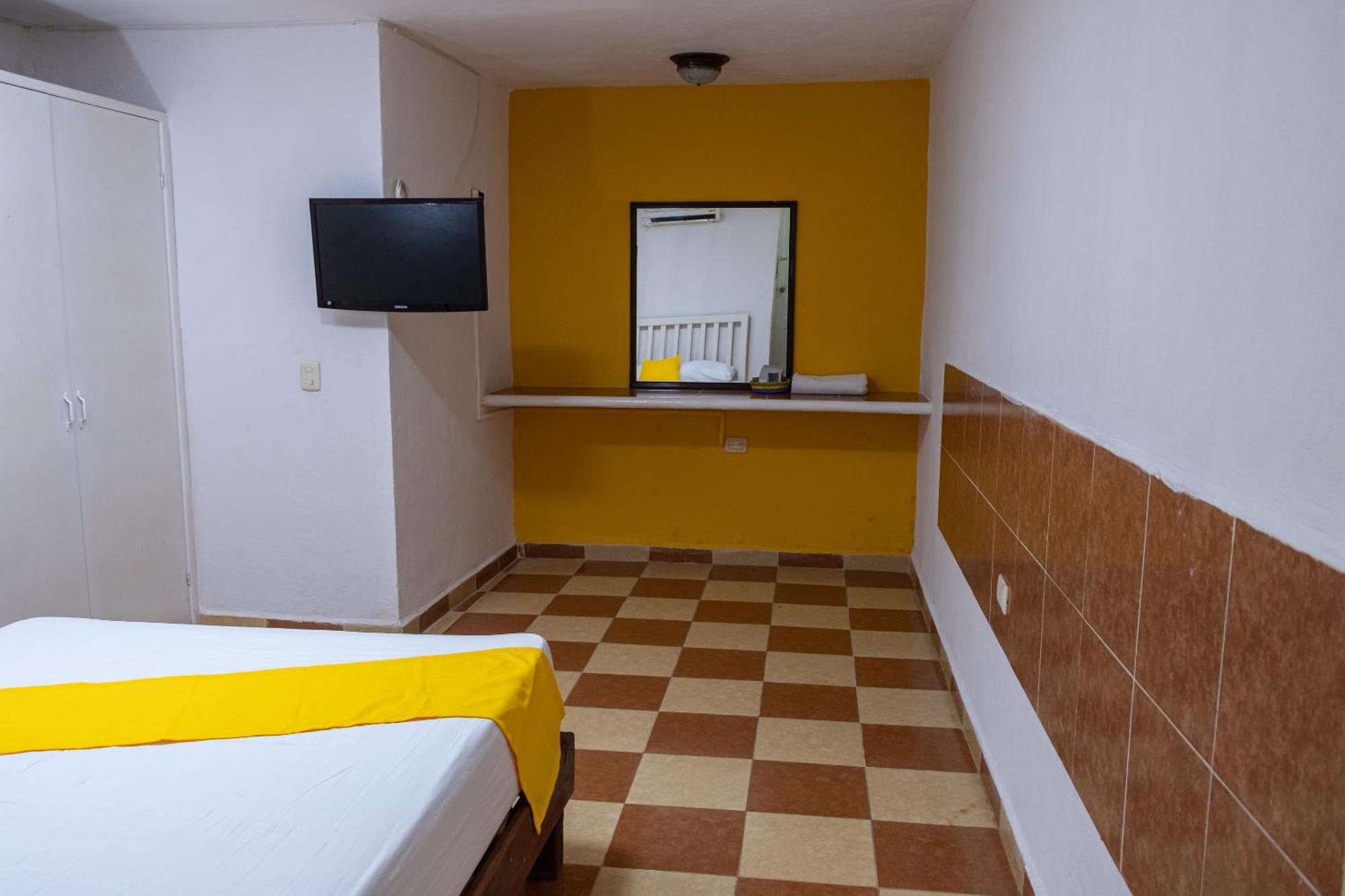 Oyo Hotel Marias,Aeropuerto Internacional De Chetumal Bagian luar foto
