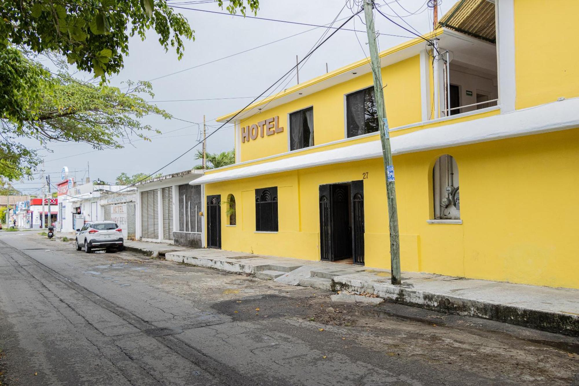 Oyo Hotel Marias,Aeropuerto Internacional De Chetumal Bagian luar foto