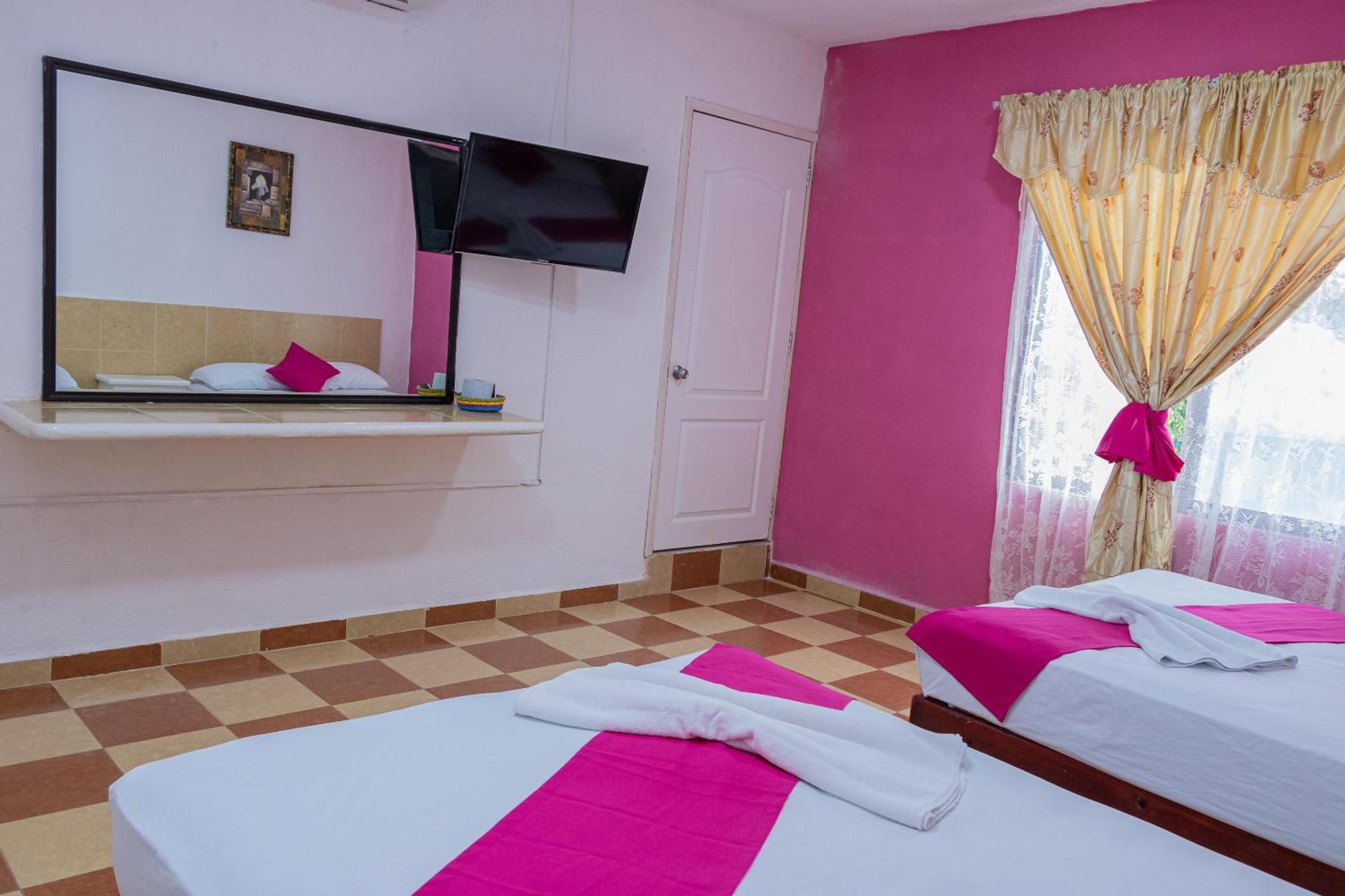 Oyo Hotel Marias,Aeropuerto Internacional De Chetumal Bagian luar foto