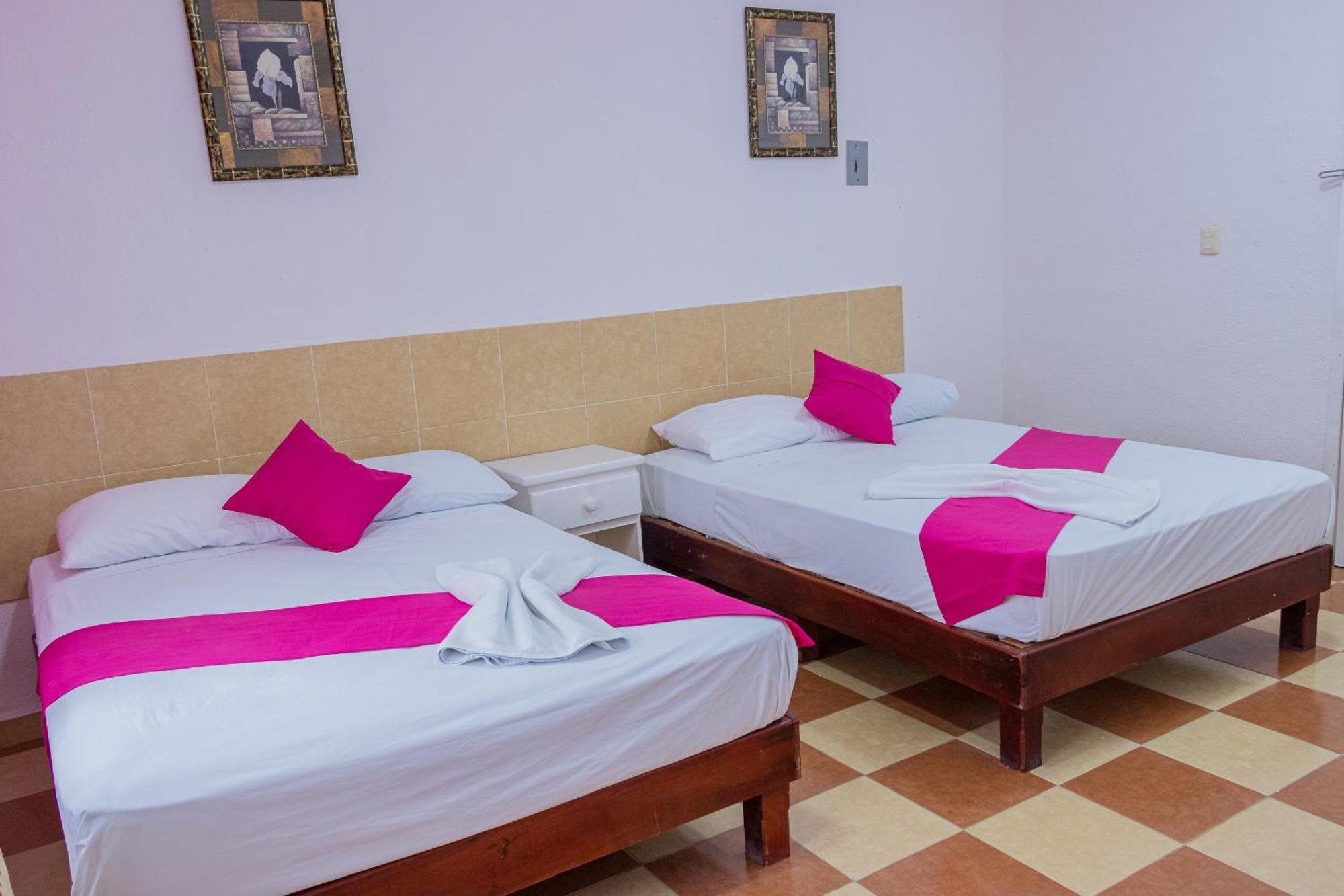 Oyo Hotel Marias,Aeropuerto Internacional De Chetumal Bagian luar foto